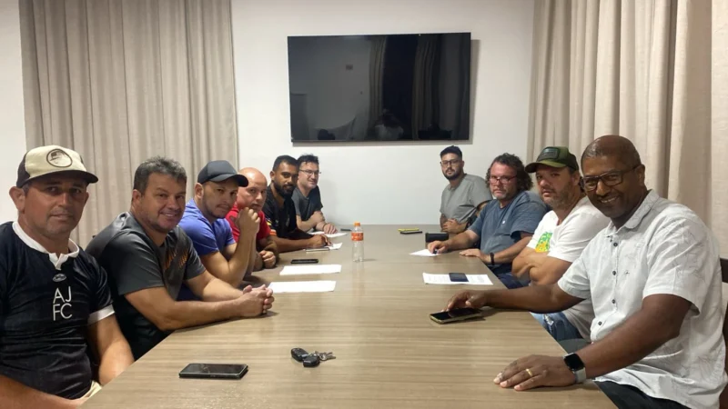 Diretoria e comissão do futebol se reúnem para definir o campeonato do Grêmio Fronteira