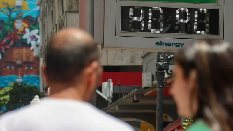 Carnaval em Santa Catarina deve ser de calor intenso com temperaturas acima dos 35°C