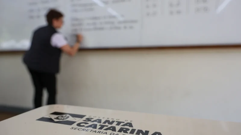 Educação prorroga por até 30 dias ingresso de aprovados no concurso sem laudos periciais