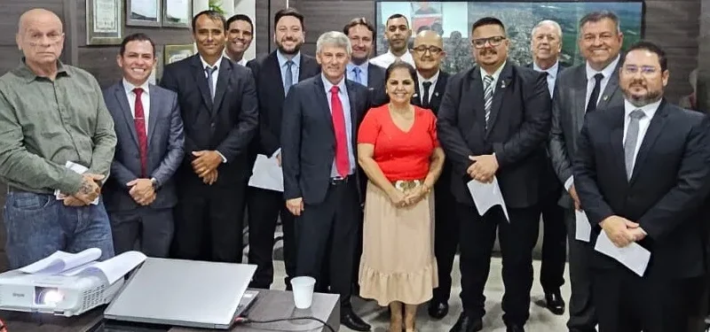 Na Câmara: saúde, praças de pedágio e a caótica polarização; políticos da Amesc m Brasília; e a posse da OAB