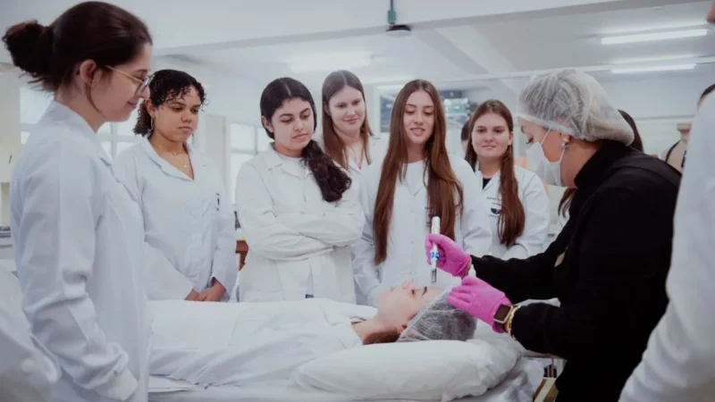 Inscrições para o programa Universidade Gratuita começam nesta quinta-feira