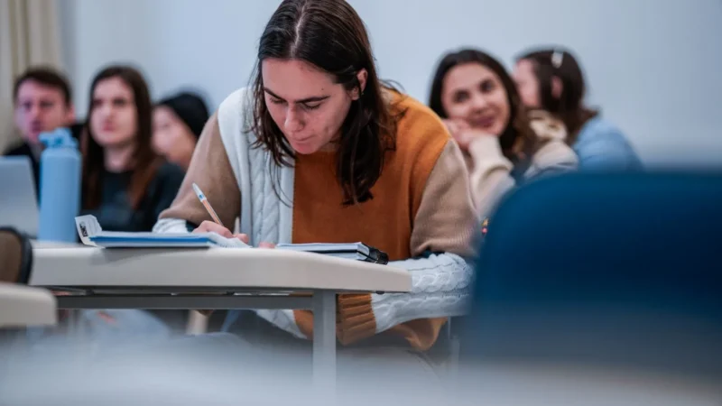 Governo de Santa Catarina abre renovações do programa Universidade Gratuita para primeiro semestre de 2025