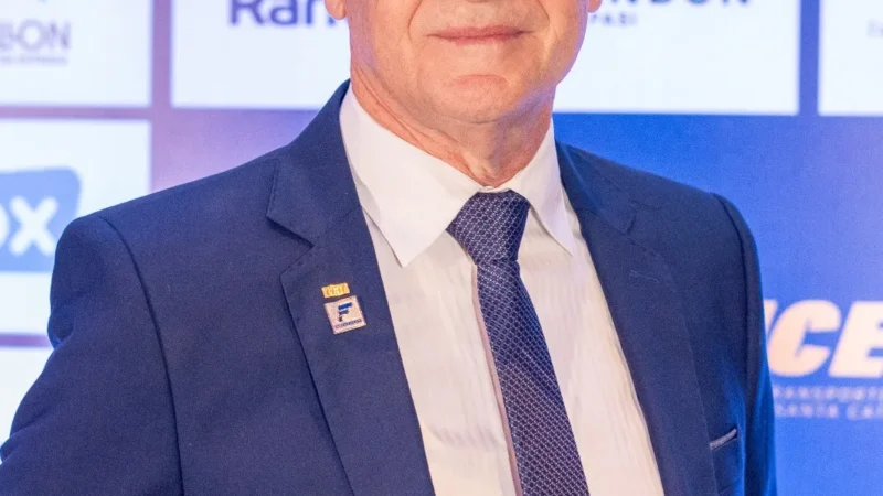 Pelo estado: entrevista com Dagnor Schneider, presidente da Fetrancesc