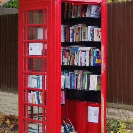 Projeto prevê bibliotecas comunitárias em cabines telefônicas Londrinas em Araranguá