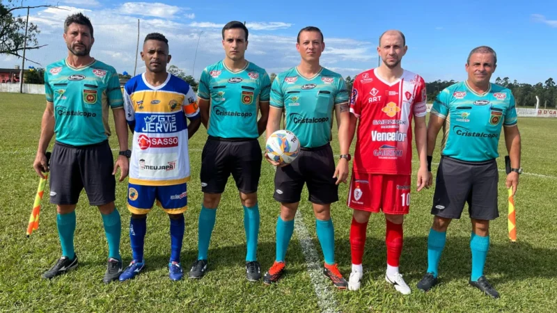 AEC leva goleada de 4 a 1 em casa na estreia da Copa Sul