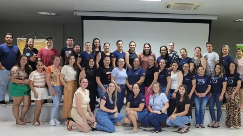Cooperja orienta educadores de escolas parceiras