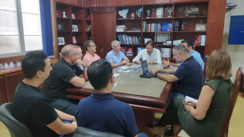 Prefeito discute obras e melhorias com a CCR Via Costeira