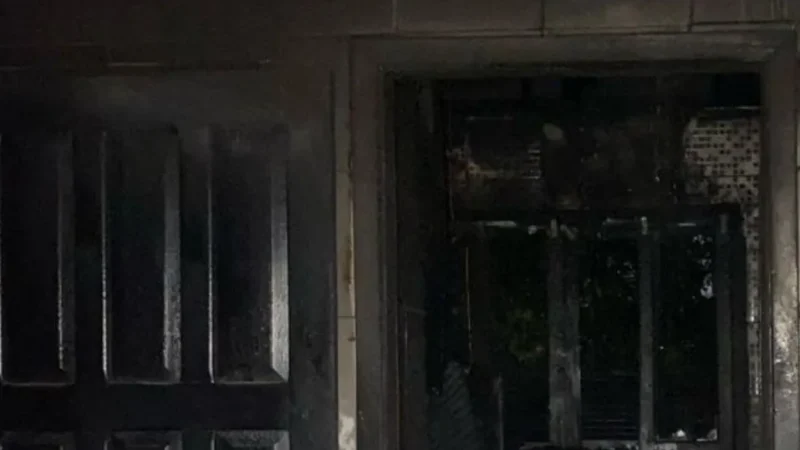 Incêndio destrói cozinha de residência em Araranguá nas primeiras horas da manhã