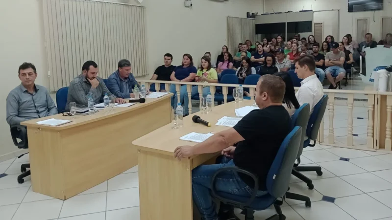 Projeto que reduz carga horária de professores gera polêmica em Jacinto Machado