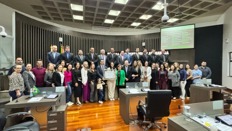 Câmara de Araranguá homenageia profissionais da enfermagem com moção de aplausos: “heróis que acolhem e curam”