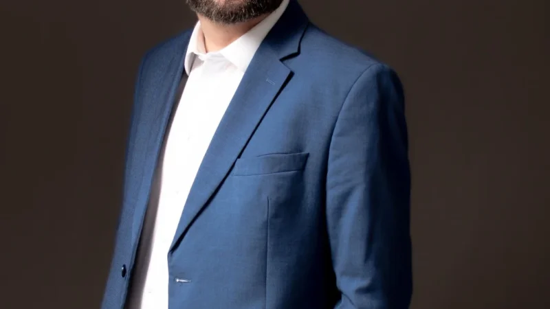 Pelo Estado: o papel do profissional do marketing político na era da informação líquida