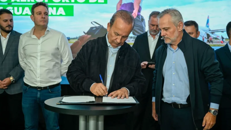 Governador assina contrato de concessão do Aeroporto de Jaguaruna, a primeira PPP do Estado