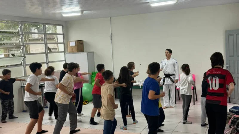 Karatê muda realidades de crianças e adolescentes em Turvo