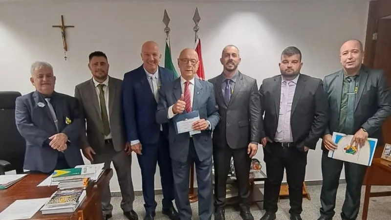 Roteiro em Brasília garante ônibus escolar e viatura para Arroio do Silva