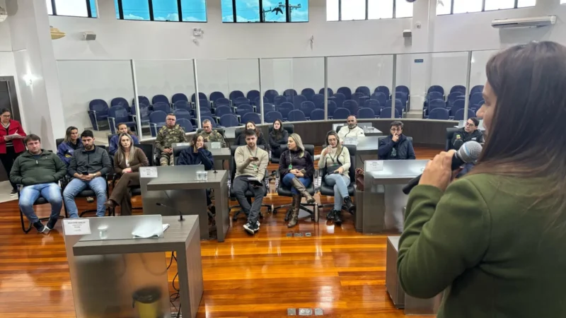 Extremo Sul se mobiliza contra gripe aviária com reunião emergencial em Araranguá