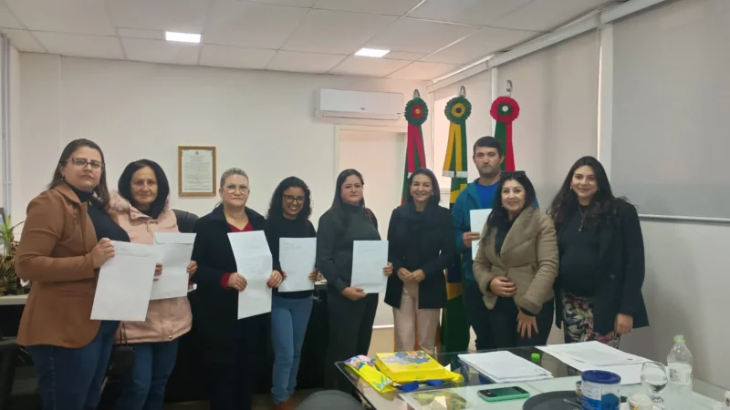 Prefeitura de Sombrio entrega novas escrituras e garante segurança jurídica a famílias com programa Reurb