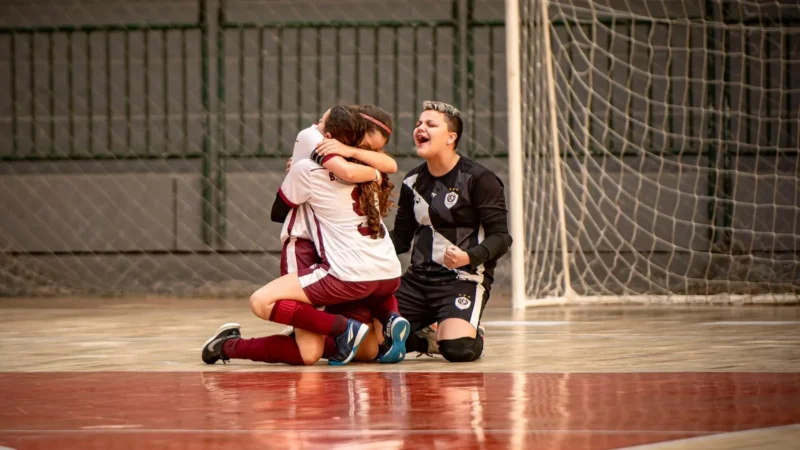 Futsal feminino de Araranguá é tricampeão estadual no JIFSC e avança para etapa sul-brasileira
