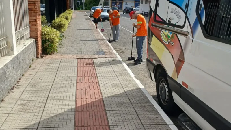 Projeto Recomeçar leva melhorias a bairros de Araranguá