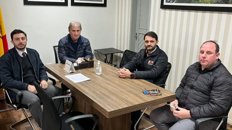 Presidente da ACIVA visita Prefeitura de Turvo para tratar de desenvolvimento regional