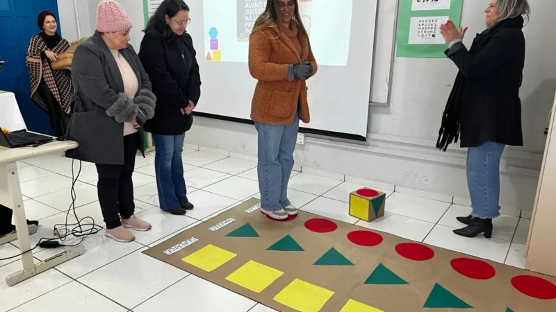 Araranguá promove formação com novo olhar para o ensino da Matemática nos anos iniciais