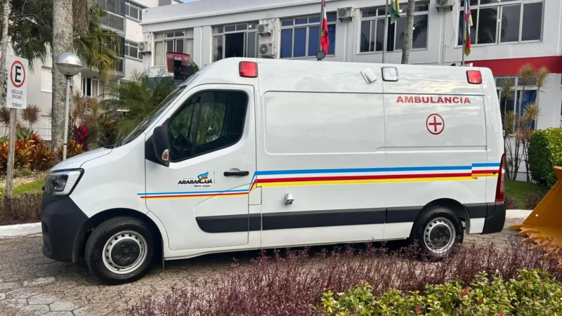 Araranguá reforça atendimento com nova ambulância para a rede municipal de saúde