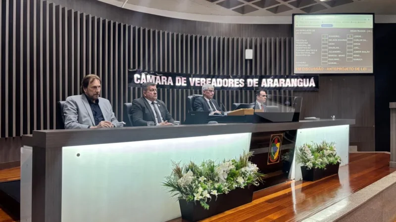 Prefeito Cesar Cesa prestigia 33ª sessão ordinária da Câmara de Araranguá
