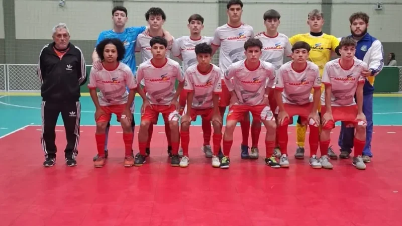 Araranguá vence Turvo e segue invicta no futsal sub-17