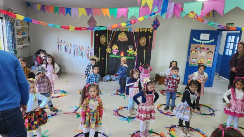 Festa Julina do CEI Mario Marchesini encanta com apresentações e sabores típicos