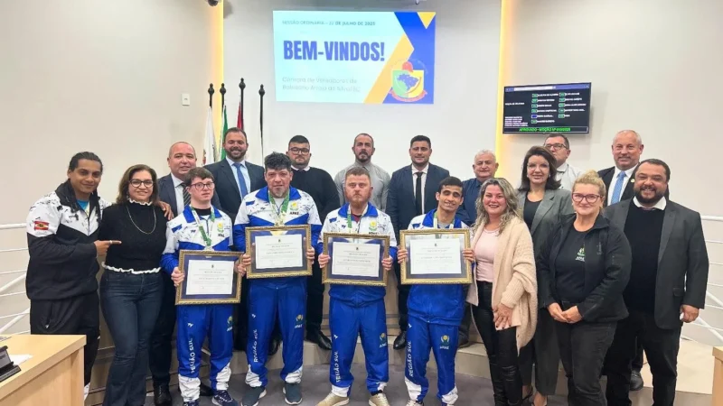 Câmara de Arroio do Silva homenageia atletas da APAE por conquistas na Olimpíada Estadual