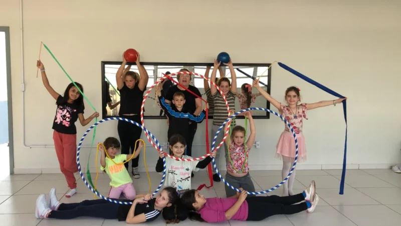 CRAS de Turvo oferece oficina de dança com foco em autoestima, integração e bem-estar