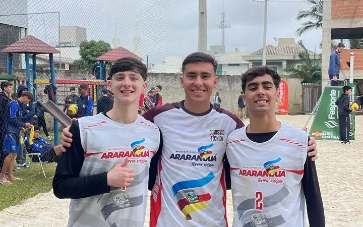 Araranguá vence Balneário Camboriú no vôlei de praia dos Joguinhos Abertos