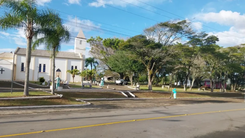 Projeto Recomeçar promove melhorias em espaços públicos de Araranguá