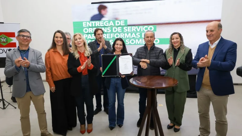 Jorginho Mello anuncia R$ 5,8 milhões em obras e leva pacote de reformas para seis escolas do Sul catarinense