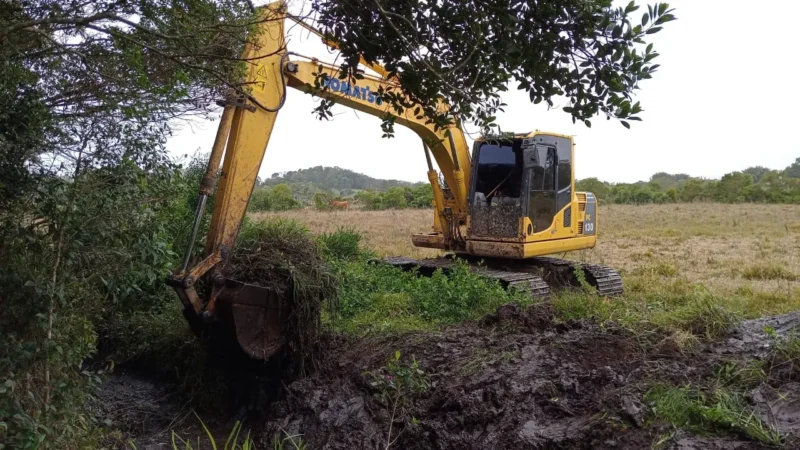 Agricultura intensifica melhorias nas estradas e valos do interior araranguaense