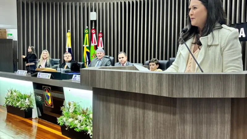Marlise de Souza Pereira é homenageada na Câmara de Araranguá por sua atuação empresarial e social