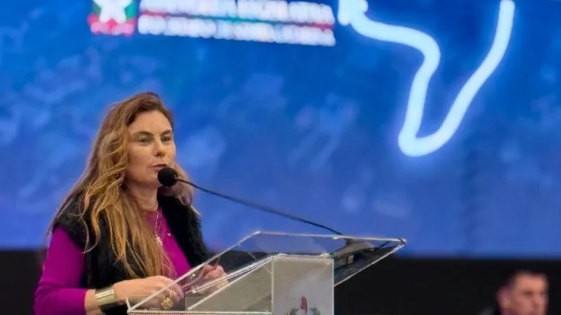 Paulinha cobra ações contra violência de gênero e investimentos no Planalto Norte durante Alesc Itinerante
