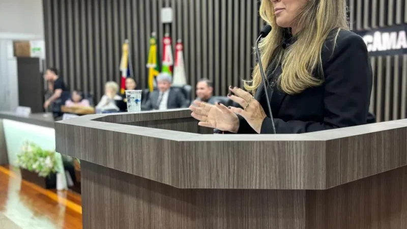 Delegada Eliane Chaves recebe Título de Cidadania Honorária de Araranguá em noite de emoção e reconhecimento