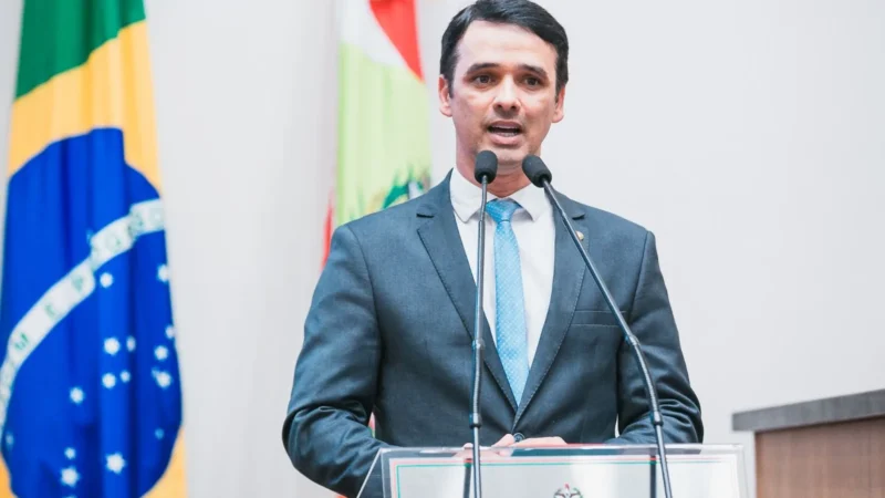 Deputado Marcos da Rosa propõe lei para combater uso de cigarros eletrônicos nas escolas catarinenses