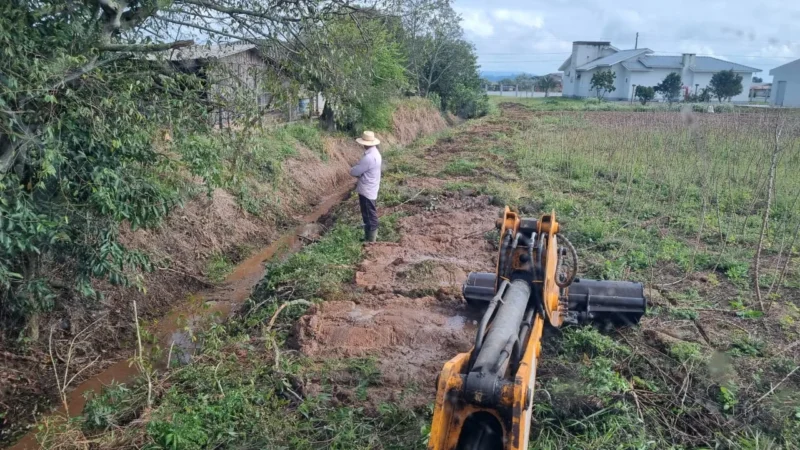 Agricultura intensifica melhorias nas estradas do interior de Araranguá