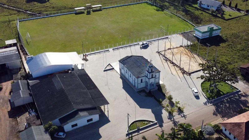 Santa Rosa do Sul inaugura praça revitalizada em Novo Horizonte com missa e solenidade