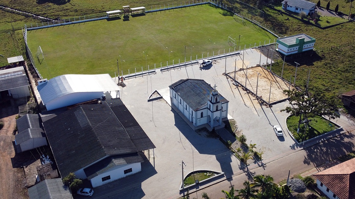 Santa Rosa do Sul inaugura praça revitalizada em Novo Horizonte com missa e solenidade