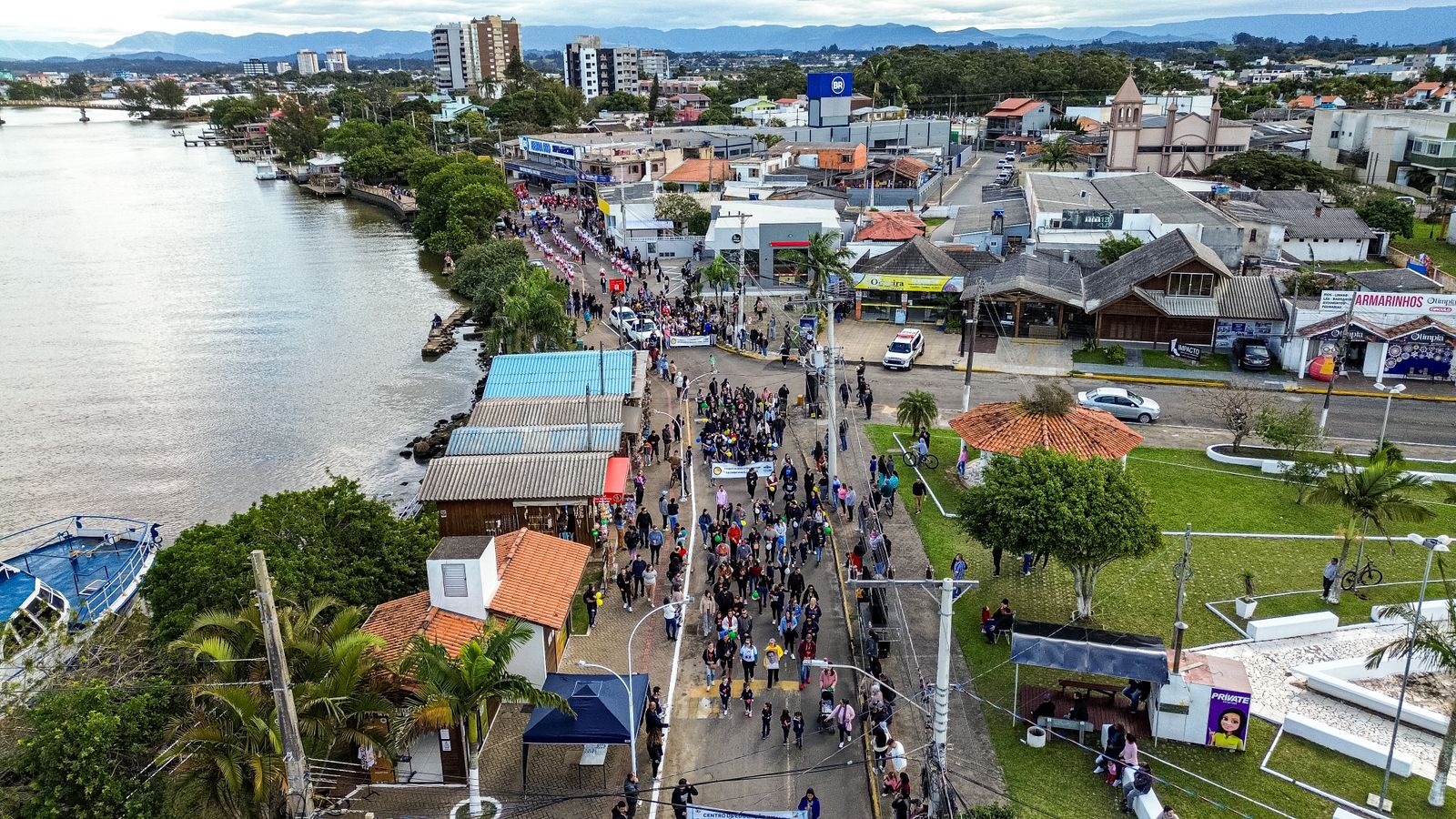 Mais de 4 mil pessoas acompanham Desfile Cívico da Independência em Passo de Torres