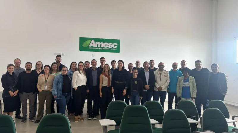 Empresários e lideranças fortalecem turismo regional no 1º Fórum Estadual das IGRs em Araranguá