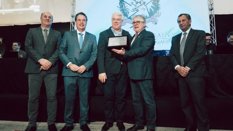 Hospital Nossa Senhora de Fátima é homenageado em celebração dos 75 anos da Paróquia São Sebastião
