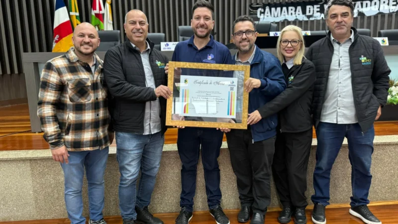 Sindisaúde recebe Moção de Reconhecimento pelos 50 anos de fundação