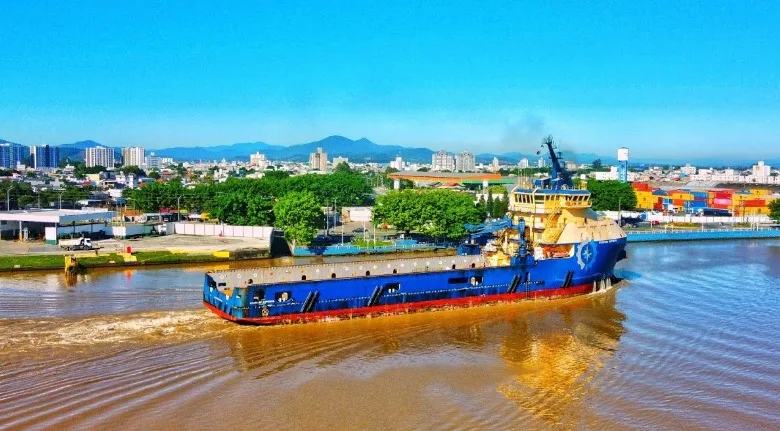 BNDES libera R$ 3,3 bilhões para obras em rodovias, setor naval e agroindústria em Santa Catarina