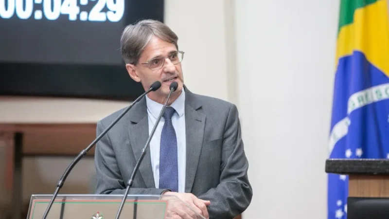 Deputado Saretta cobra ação imediata do Estado diante da nova crise do leite em SC