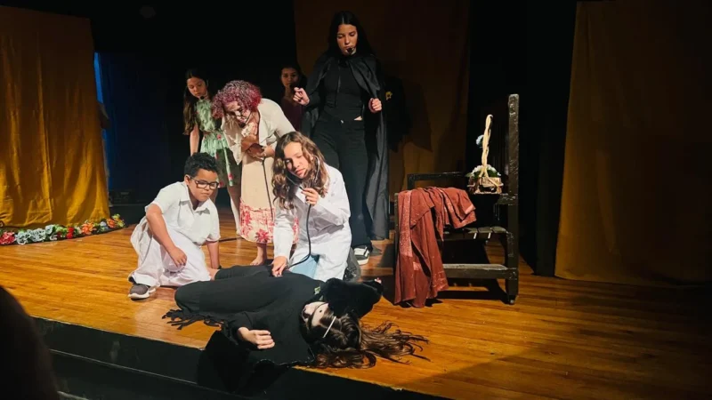 Casa da Fraternidade reinaugura Salão Cultural Alex Gomes em noite marcada por emoção e homenagens