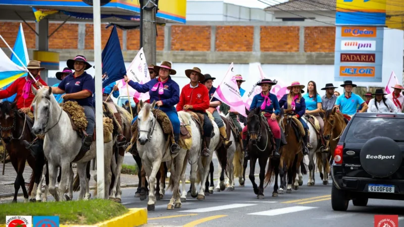 5ª Cavalgada Rosa mobiliza Balneário Arroio do Silva em ação de conscientização