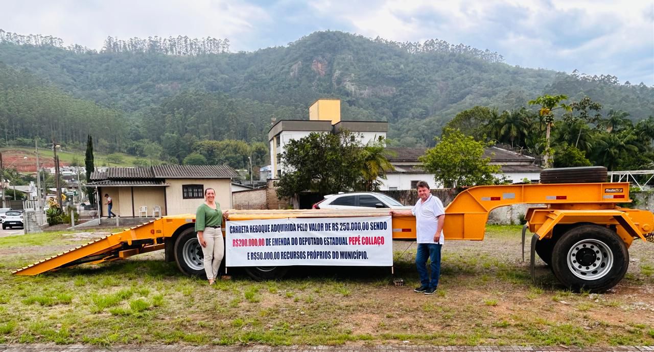 Morro Grande celebra novos investimentos em equipamentos para obras e agricultura